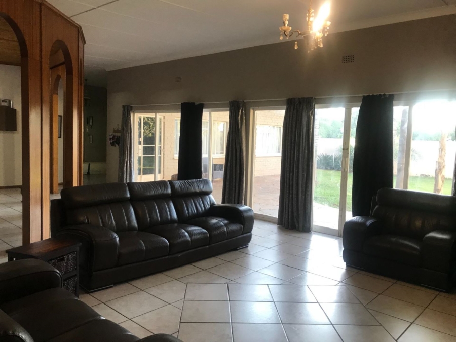 4 Bedroom Property for Sale in Middelpos Northern Cape